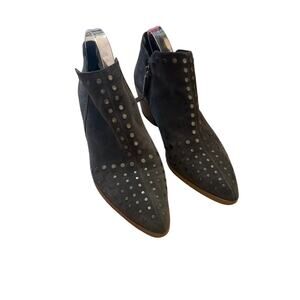 1.STATE Loka Studded Ankle Boots Gray Suede Size 9.5M Western Pointed Toe Bootie